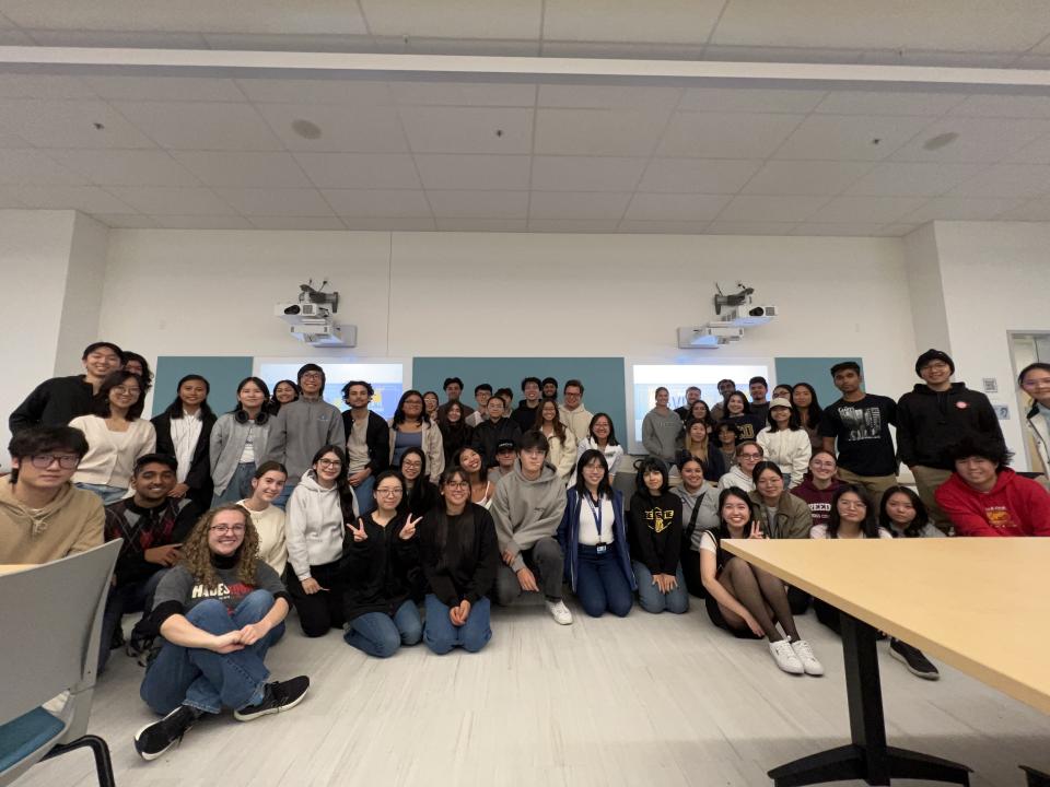 large group of students in an classroom