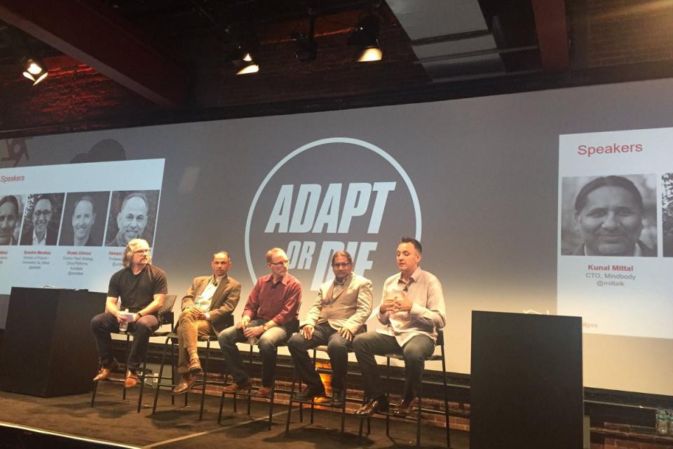 Adapt or Die: Platforms, Timing, and … Do Platforms beat Products?