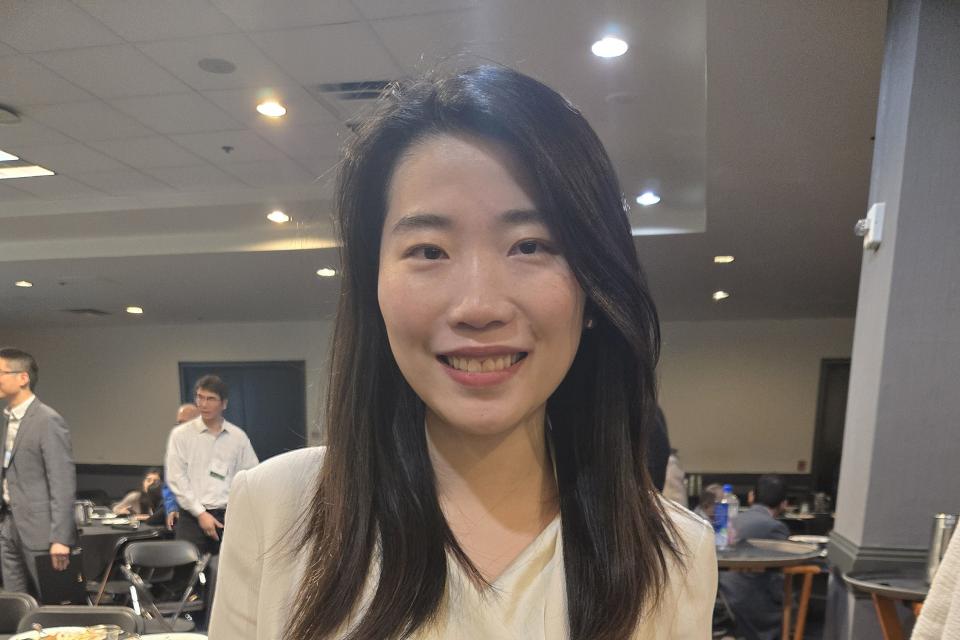 Helen Zeng accepts INFORMS reward